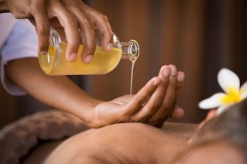 Aroma masáž éterickým olejem - celé tělo